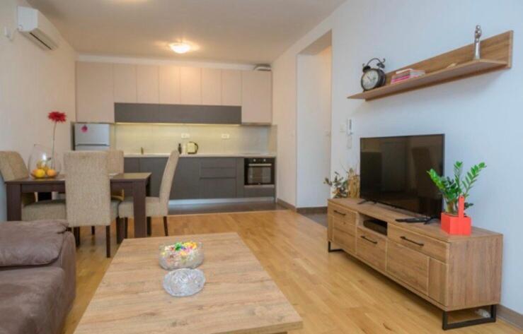 Apartman Melaiv