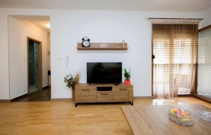 Melaiv Apartman *