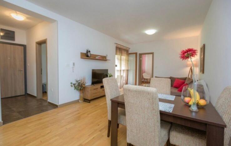 Apartman Melaiv